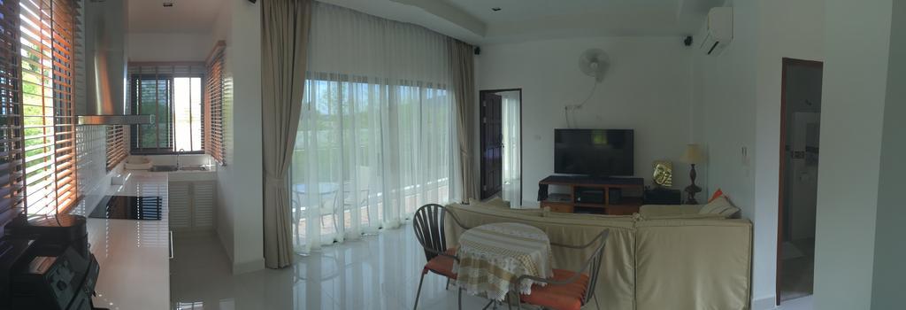 Nisa Residence Phuket Buitenkant foto