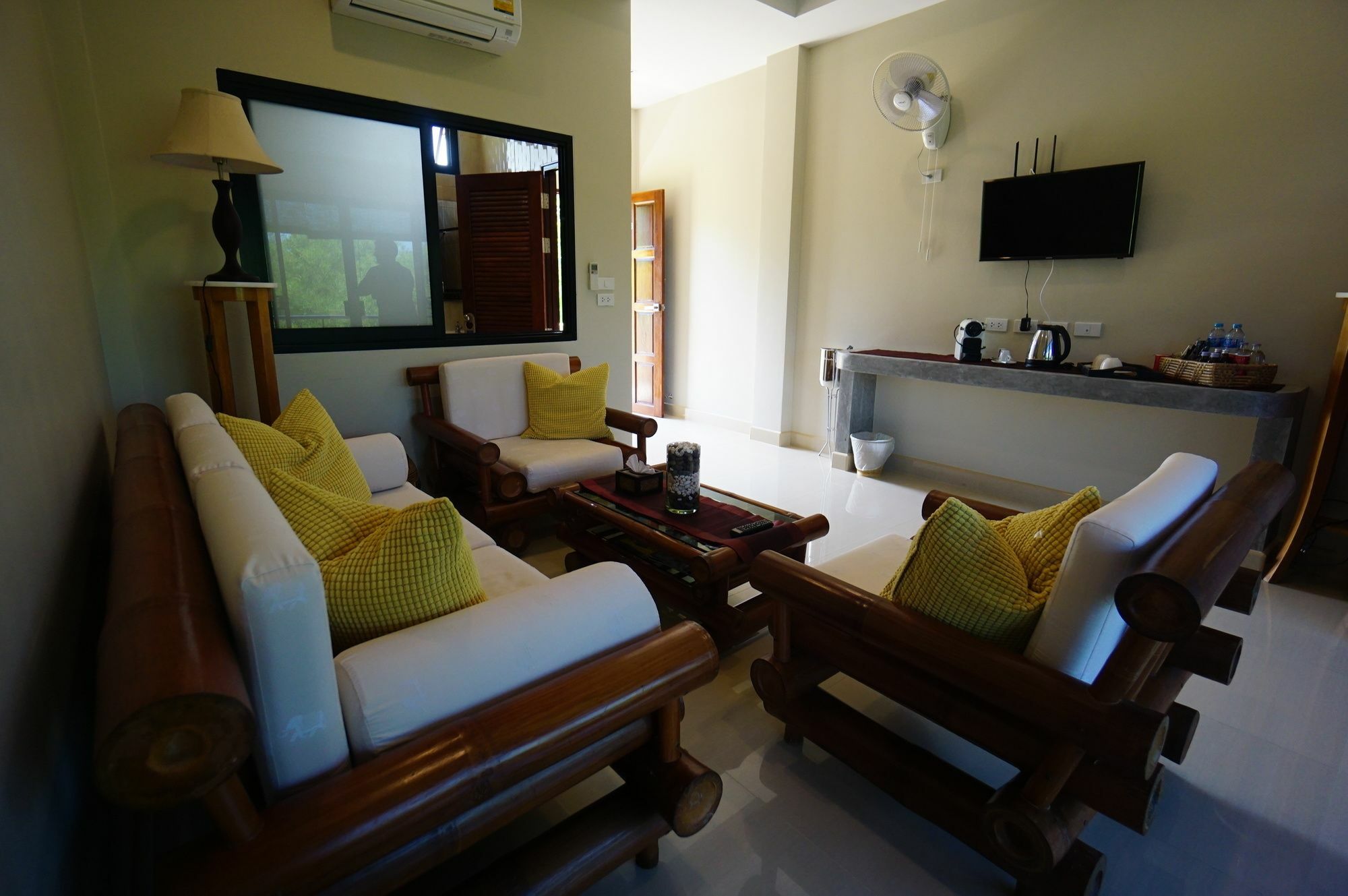 Nisa Residence Phuket Buitenkant foto